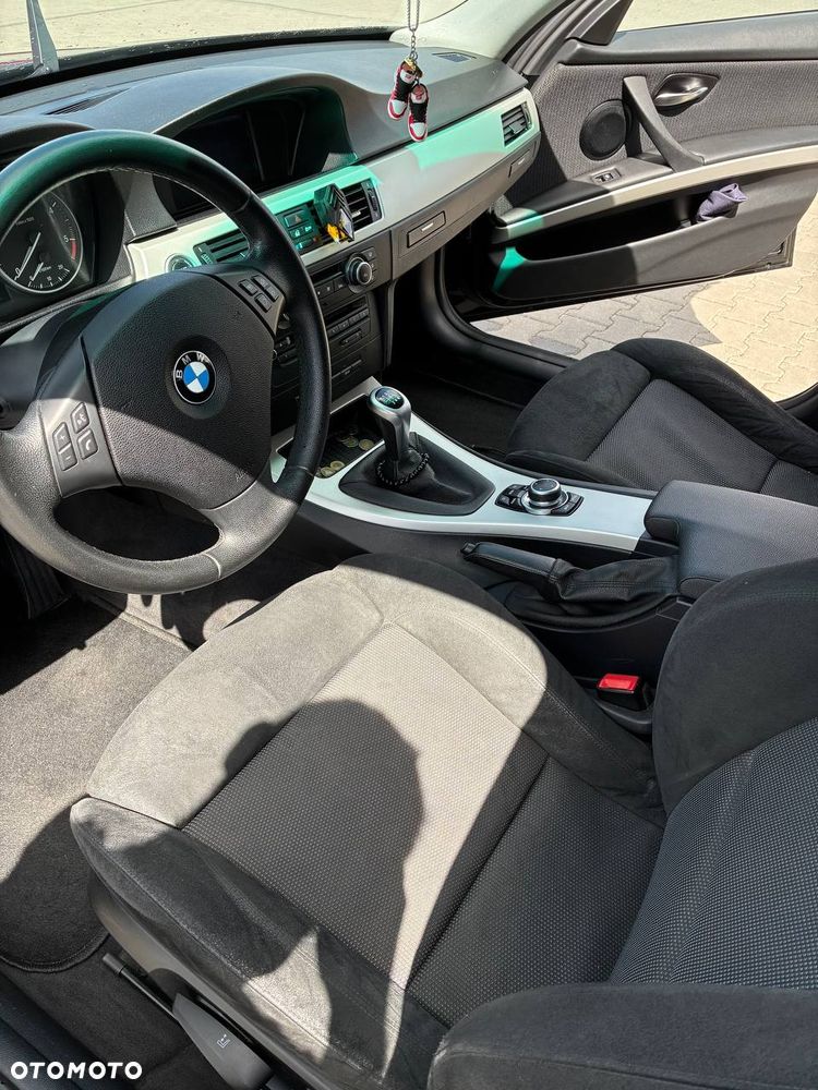 BMW Seria 3 318d - 17
