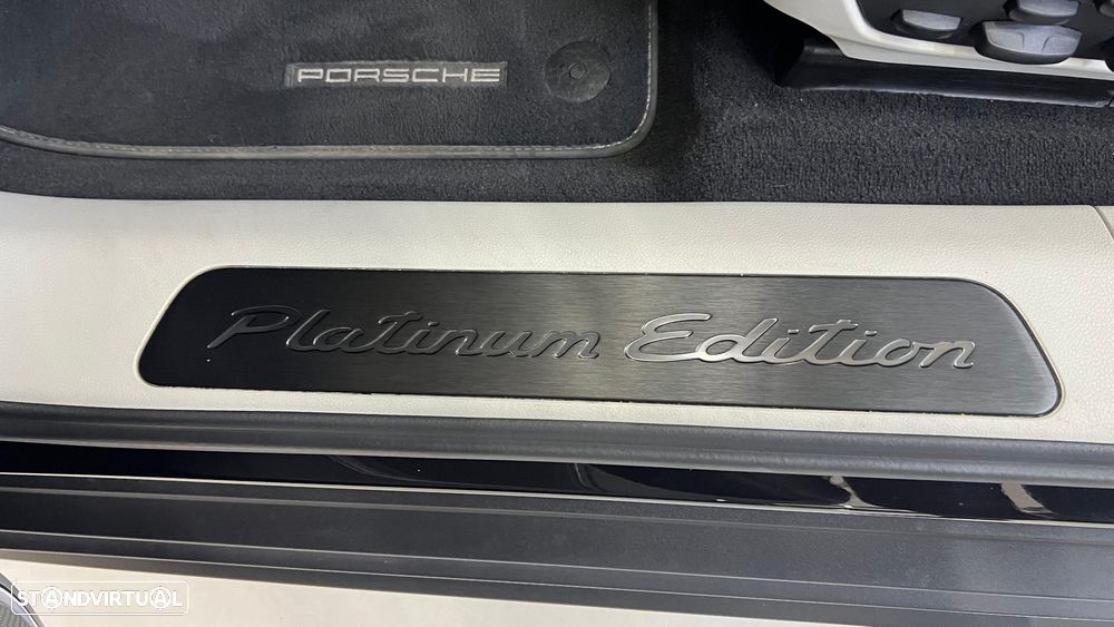 Porsche Panamera 4 E-Hybrid Platinum Edition - 33