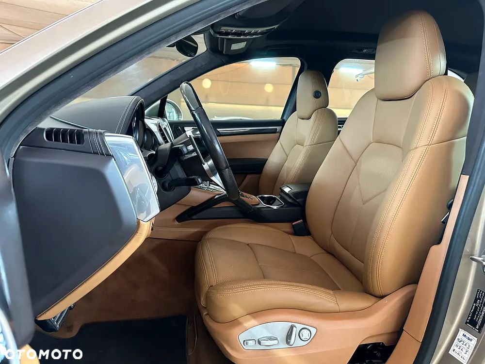 Porsche Cayenne Turbo - 6