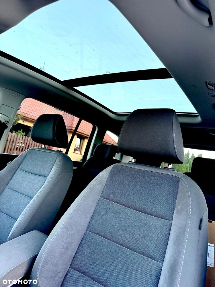 Volkswagen Touran - 15