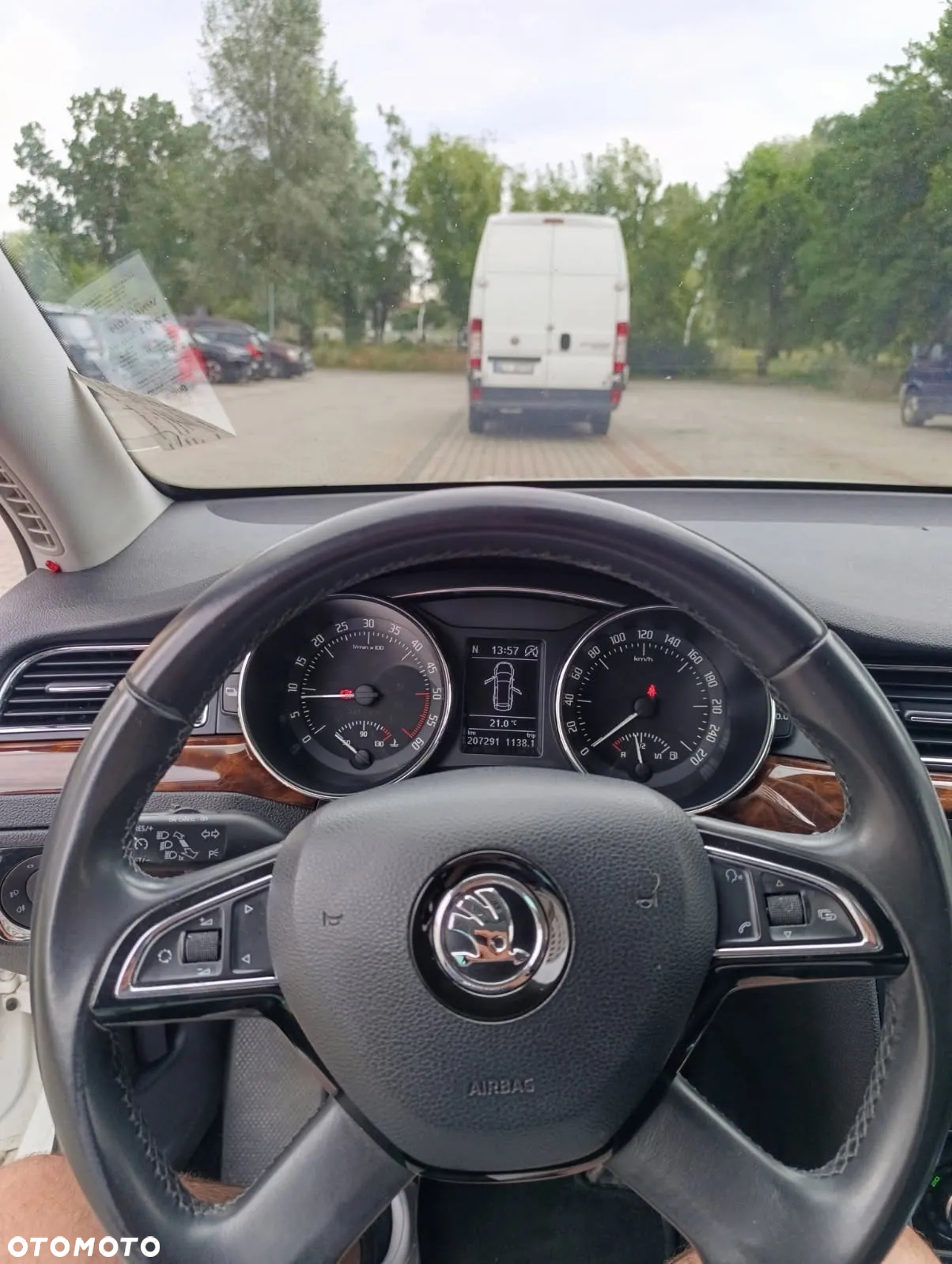 Skoda Superb 2.0 TDI Business - 11