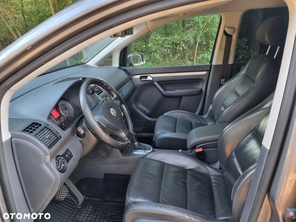 Volkswagen Touran 2.0 TDI DPF Highline DSG - 6