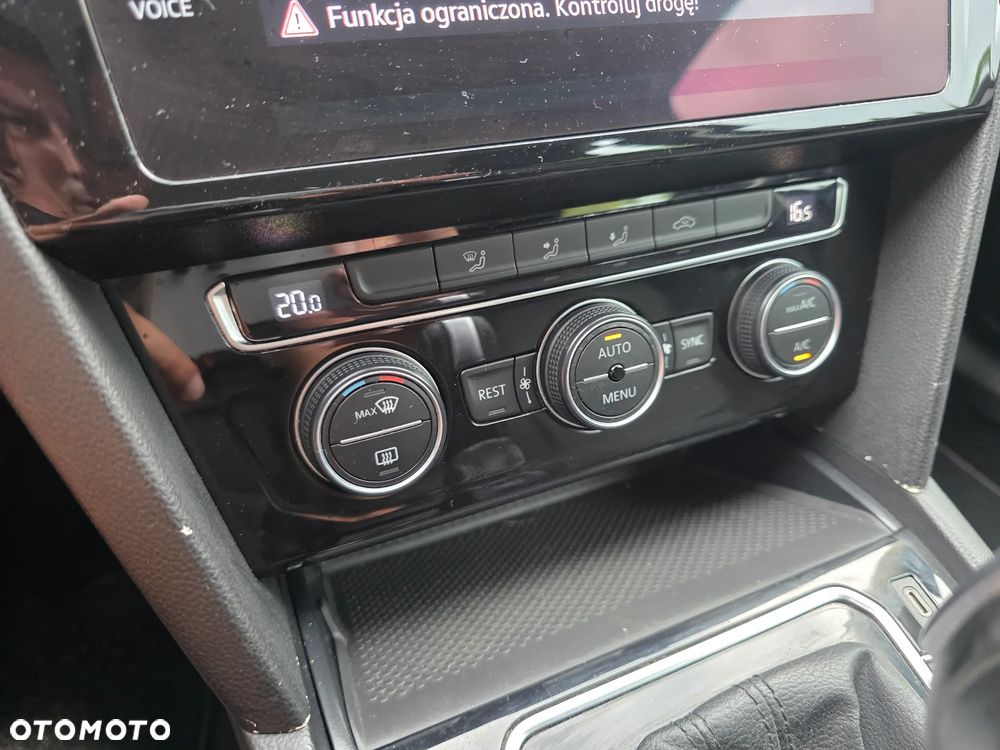 Volkswagen Passat - 23