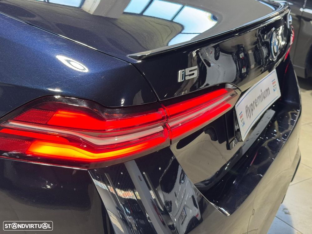 BMW i5 eDrive40 Edição Desportiva M - 10
