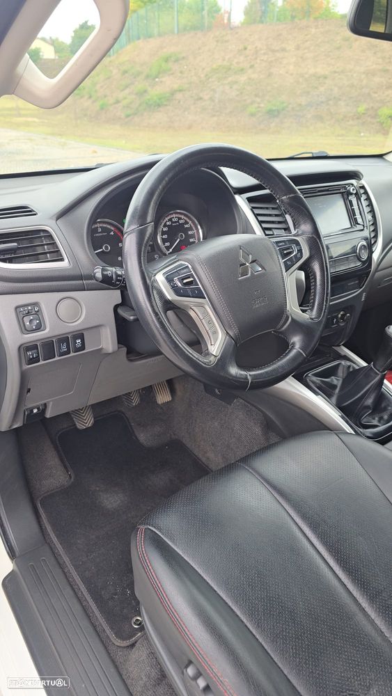 Mitsubishi L200 2.4 DI-D CD Strakar 4WD - 8
