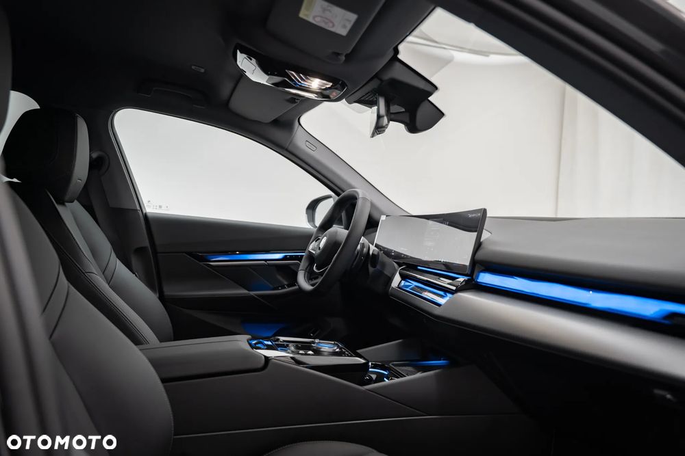 BMW Seria 5 520d mHEV - 28