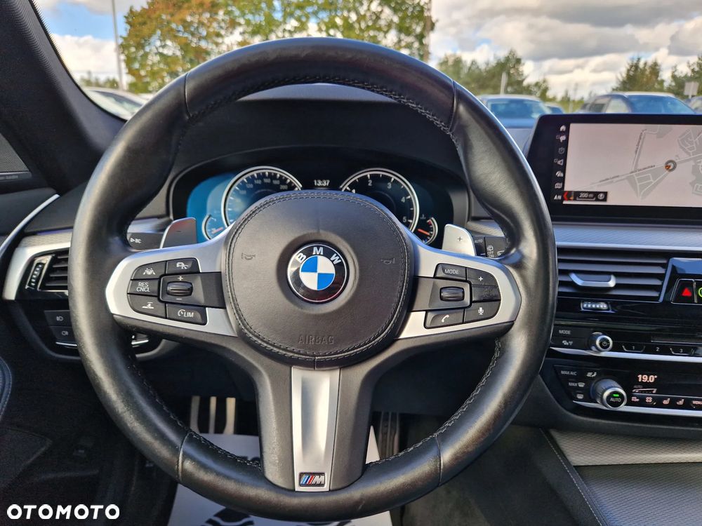 BMW Seria 5 530d Touring Sport Line - 19