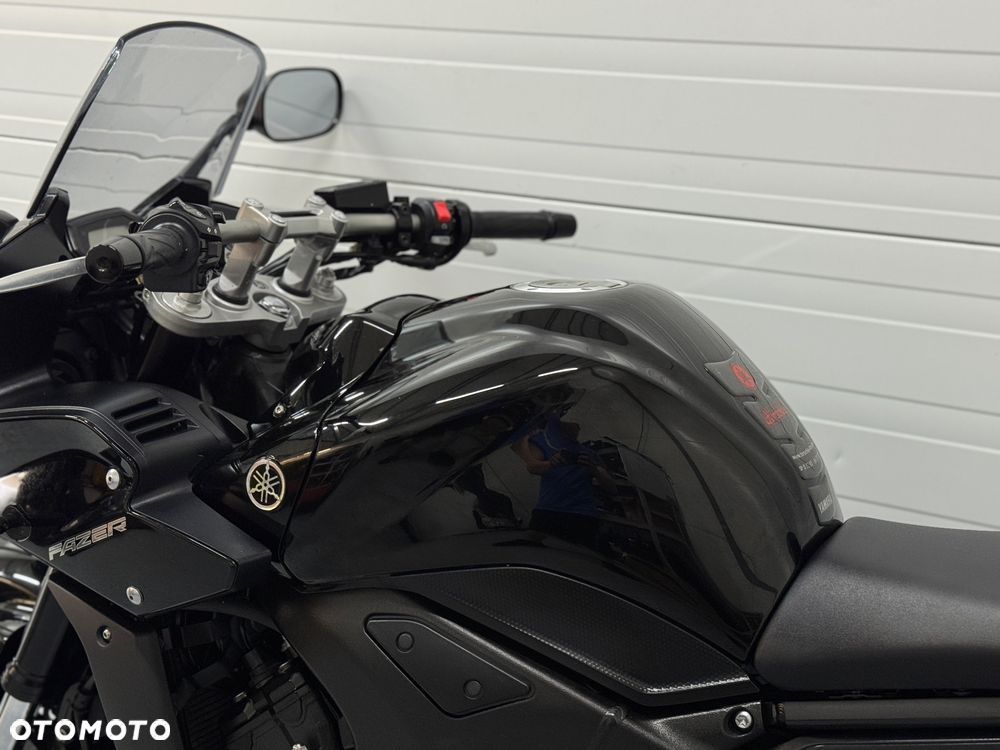 Yamaha FZ - 16