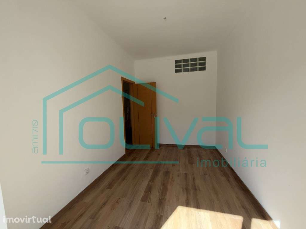 Apartamento T2 Renovado Centro de Alverca do Ribatejo - Grande imagem: 4/20