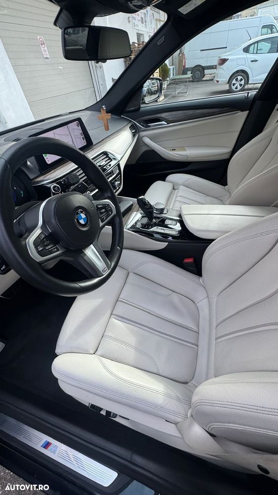 BMW Seria 5 520d xDrive AT - 18
