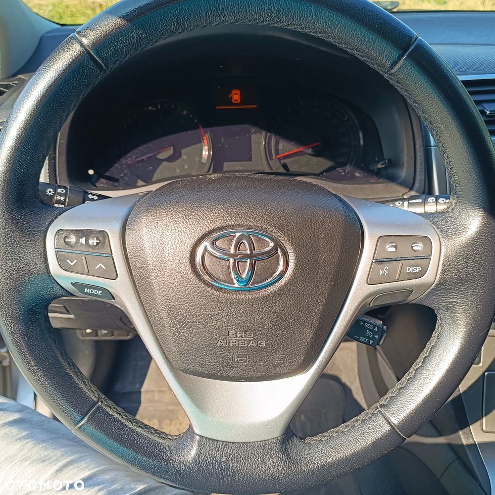 Toyota Avensis 2.0 D-4D Comfort - 17
