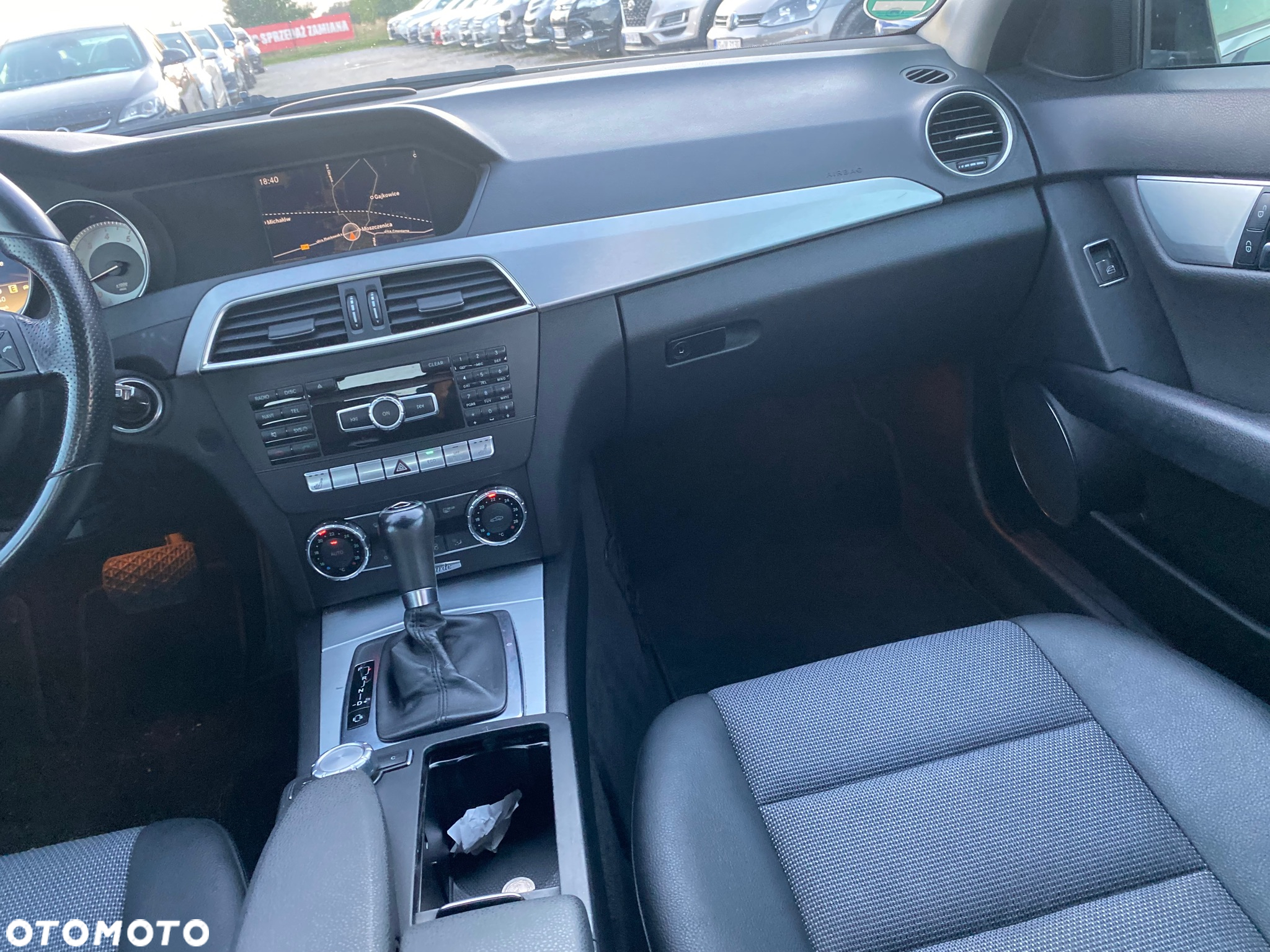 Mercedes-Benz Klasa C 180 CGI Automatik BlueEFFICIENCY Avantgarde - 29