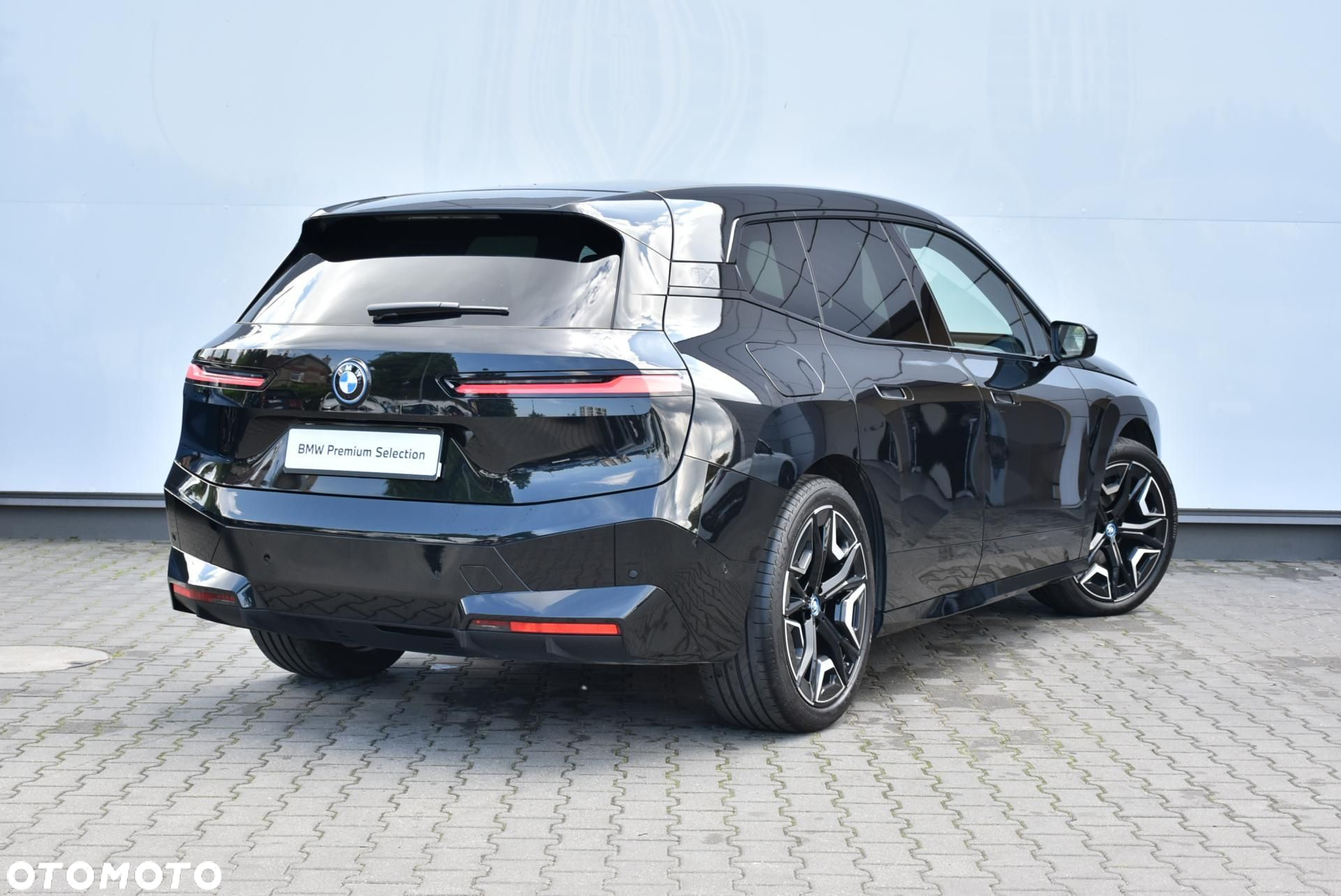 BMW iX - 4