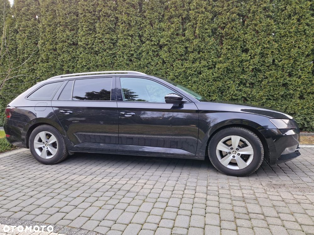 Skoda Superb ver-1-8-tsi-style-dsg - 3