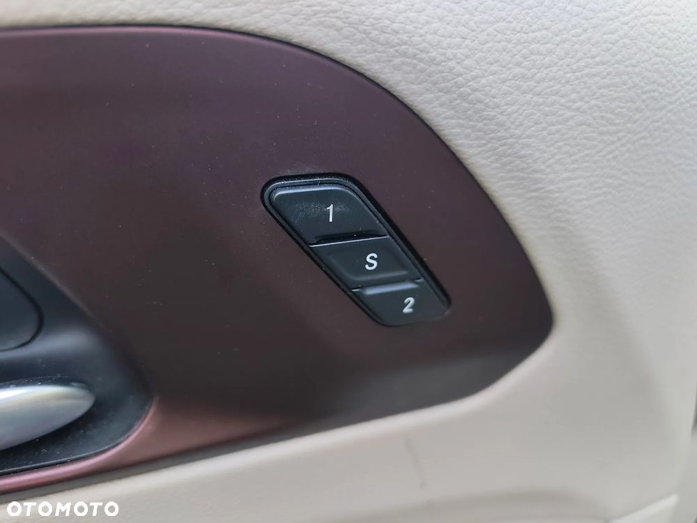 Chrysler Pacifica - 23