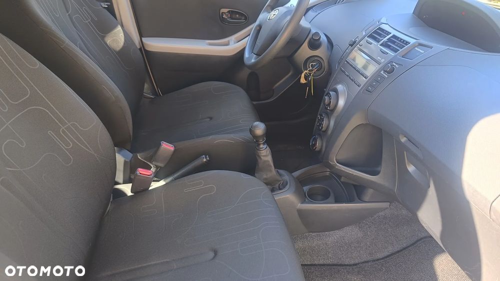 Toyota Yaris 1.33 VVT-i Life - 18