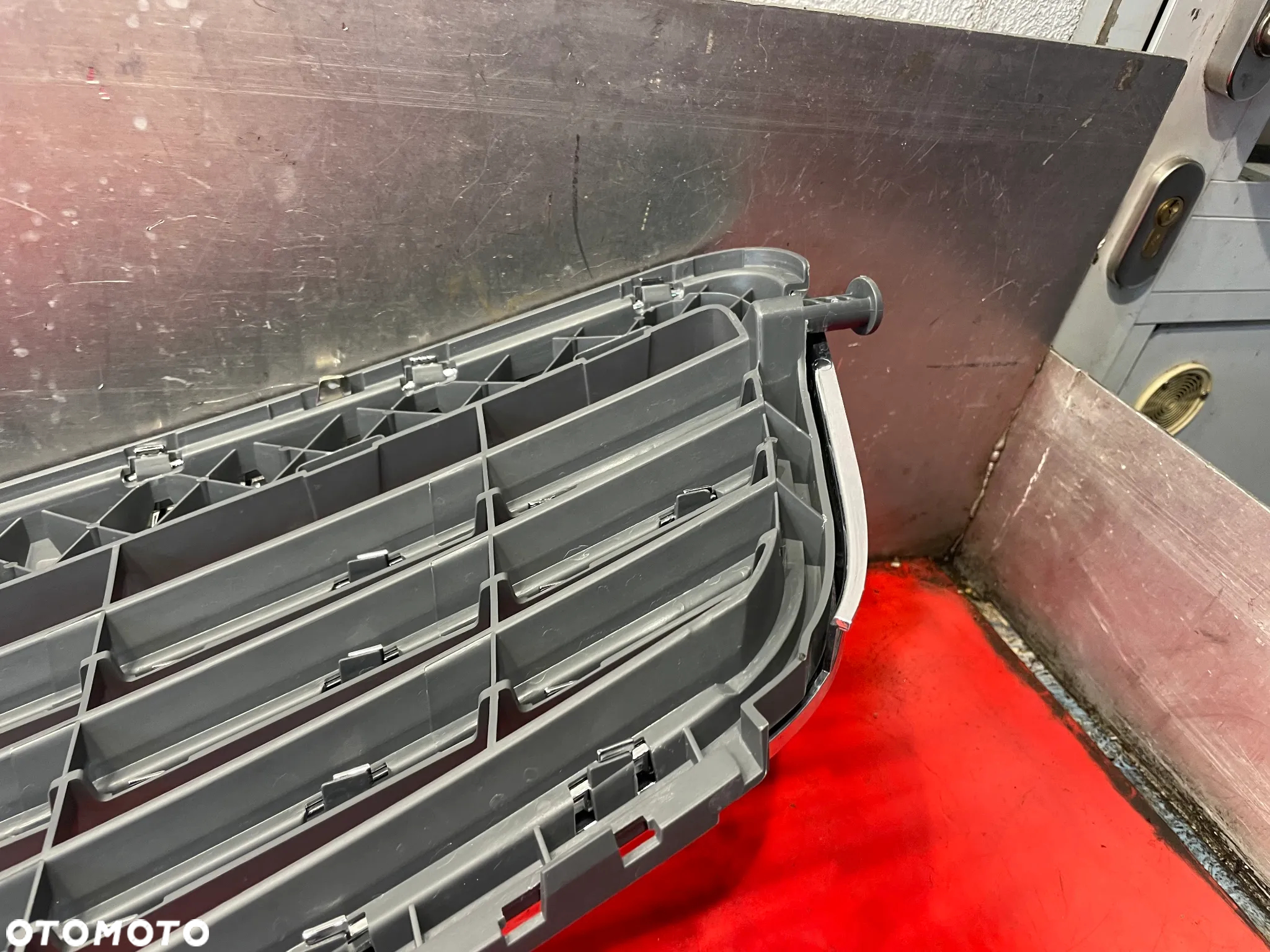 GRILL ATRAPA CHŁODNICY MERCEDES PZEDLIFT W204 - 10