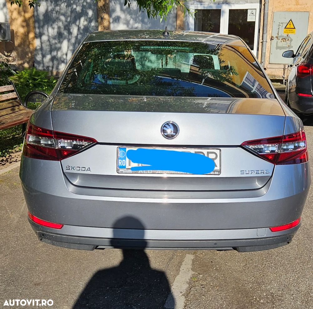 Skoda Superb 2.0 TDI DSG Ambition - 5