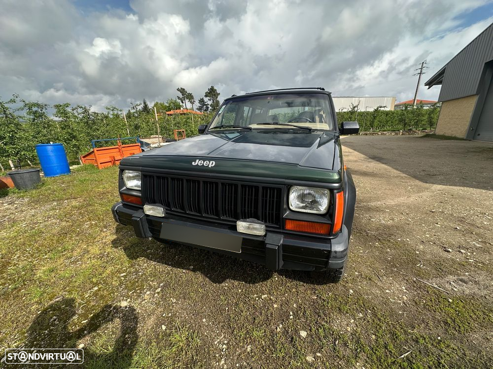 Jeep Cherokee - 10