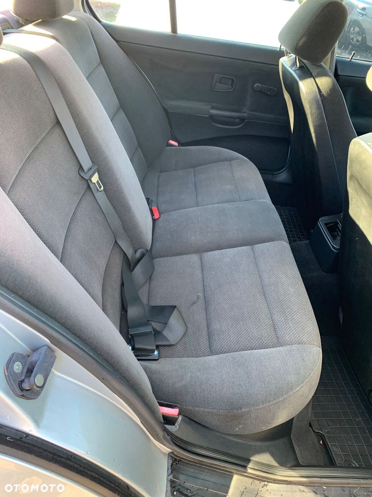 BMW Seria 3 318i - 26