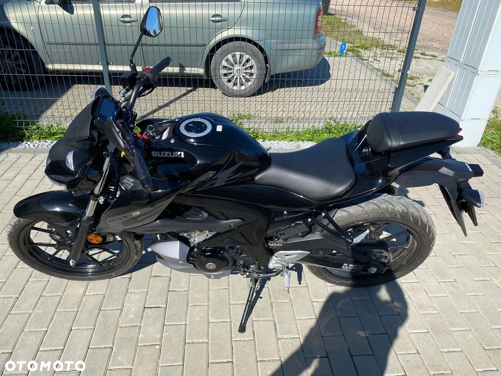 Suzuki GSX - 2