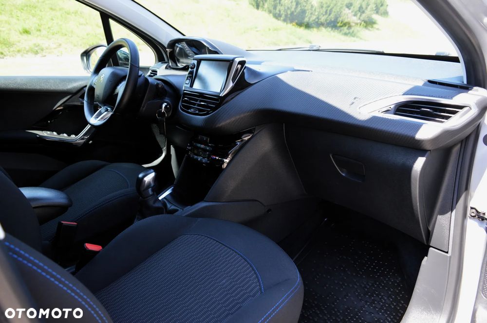 Peugeot 208 1.2 PureTech Allure - 10