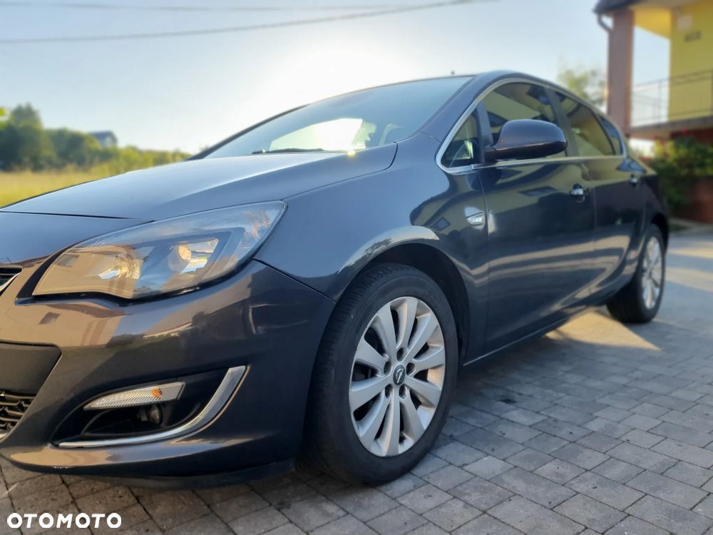 Opel Astra 1.6 CDTI Cosmo - 9