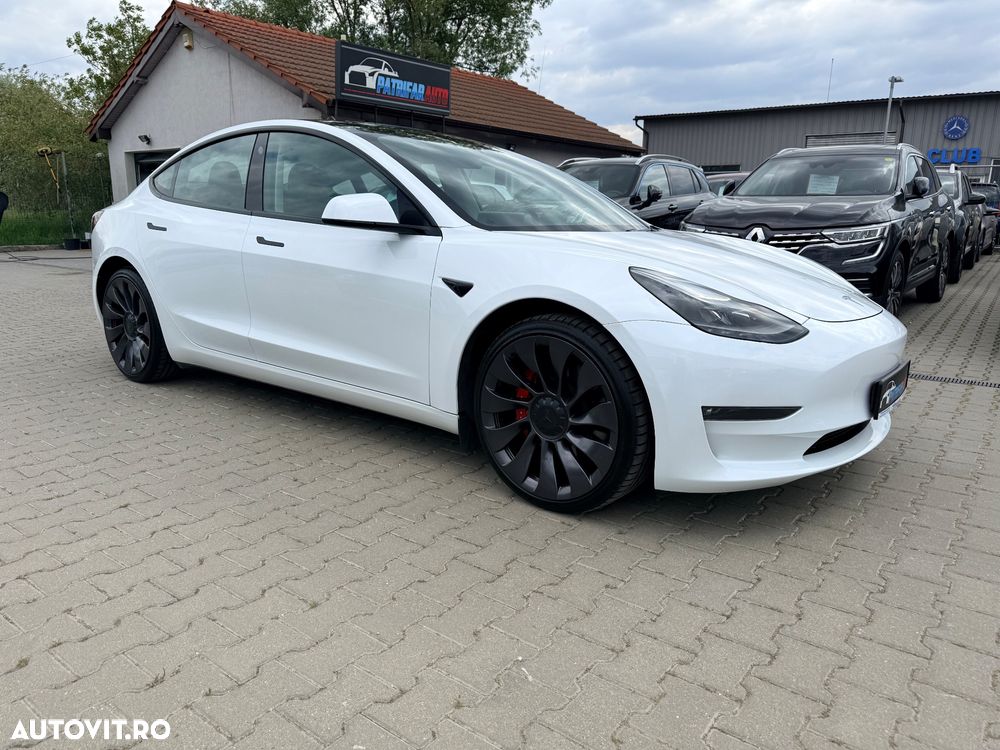 Tesla Model 3 - 8