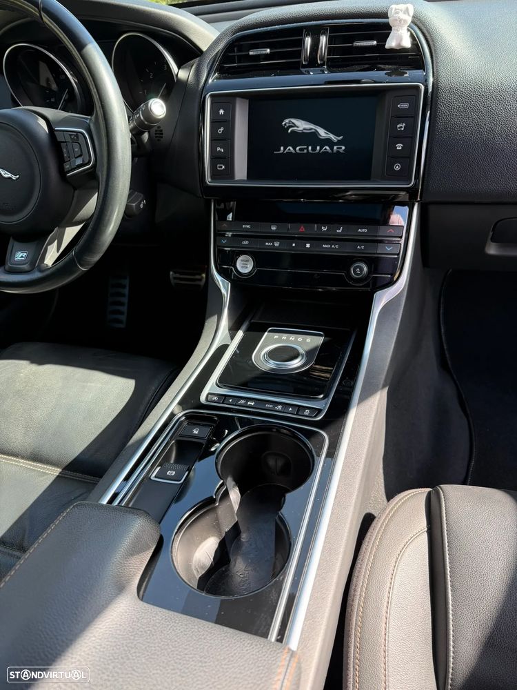 Jaguar XE 20d Aut. R-Sport - 12