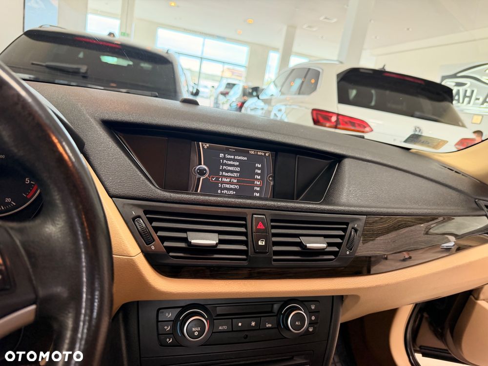 BMW X1 xDrive18d Sport Line - 23