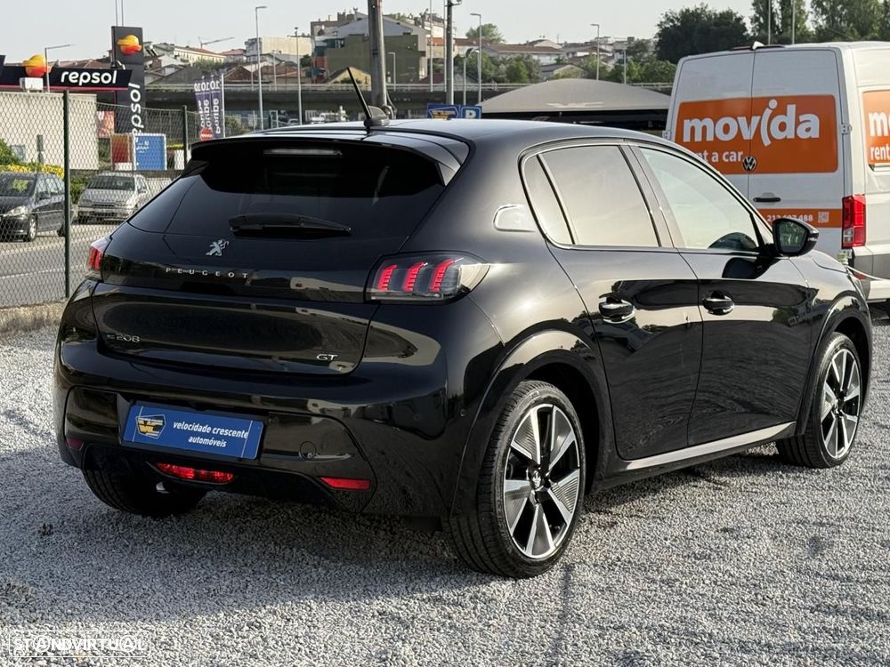 Peugeot e-208 GT - 10