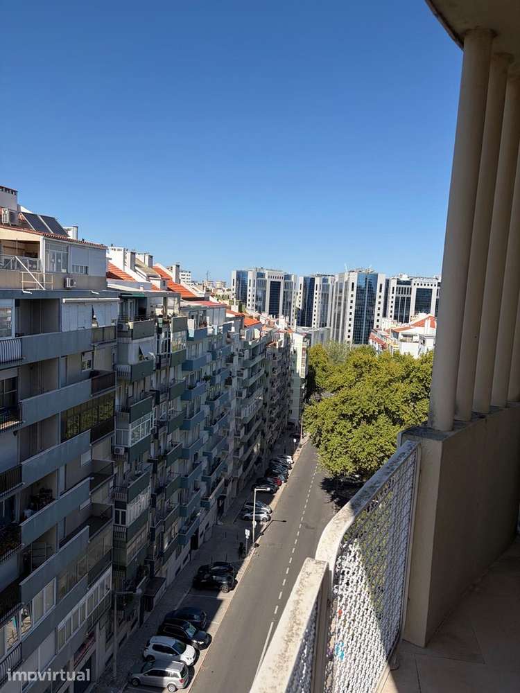 T3 com Suite, Varanda Parqueamento S. D. de Benfica – A 500m do Metro - Grande imagem: 3/20
