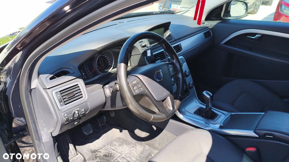 Volvo V70 D2 Momentum - 4