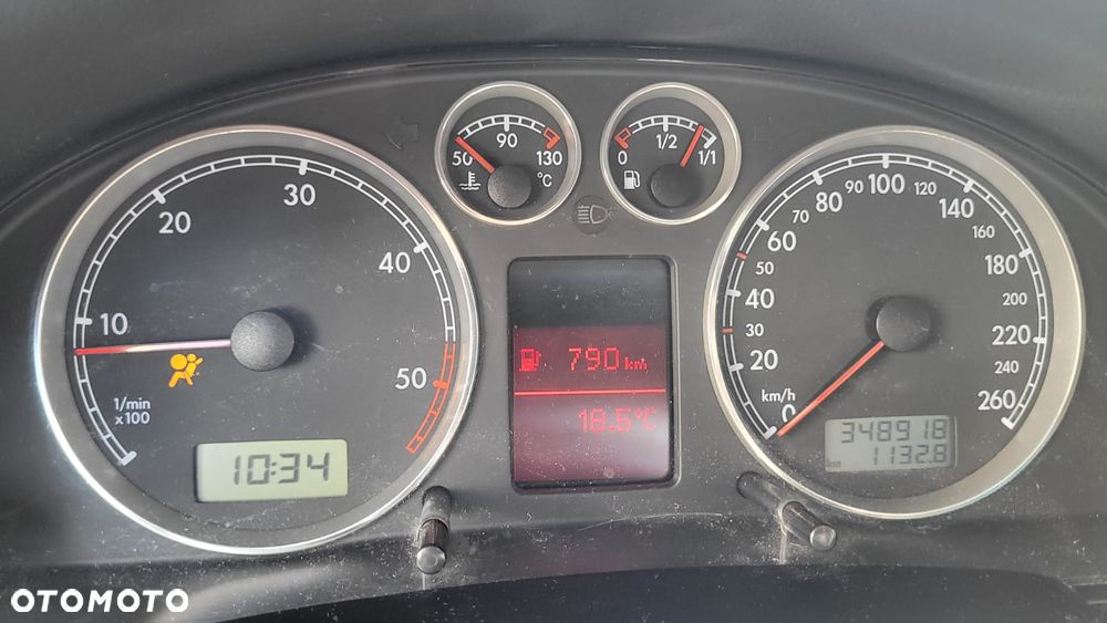 Volkswagen Passat 1.9 TDI Basis - 4