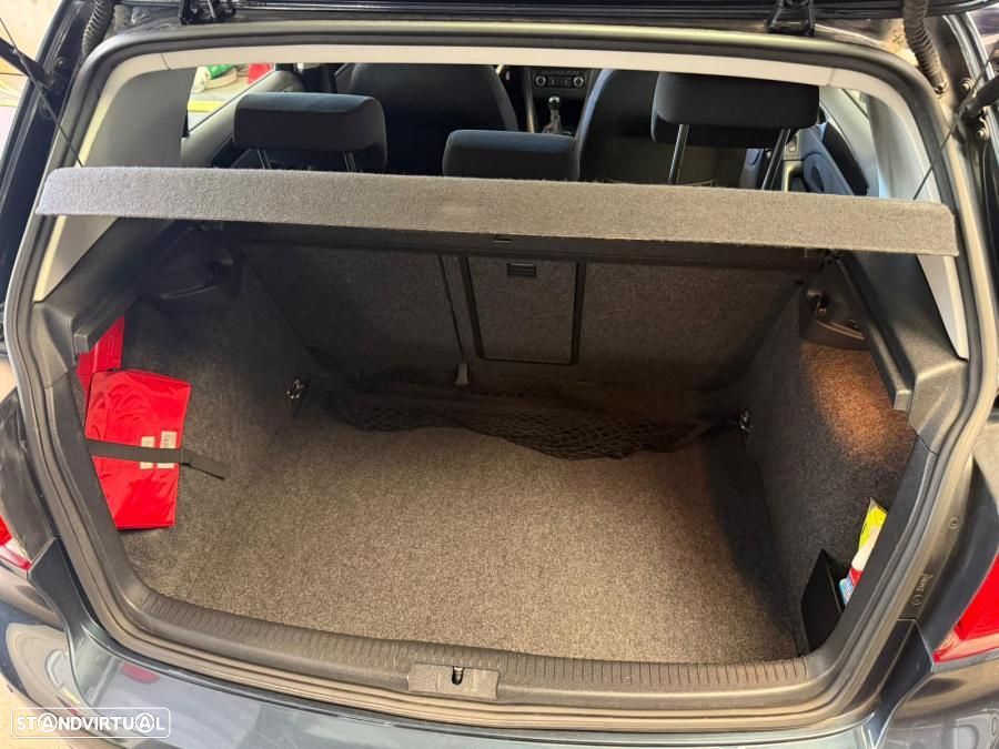 VW Golf 2.0 TDi Confortline - 8