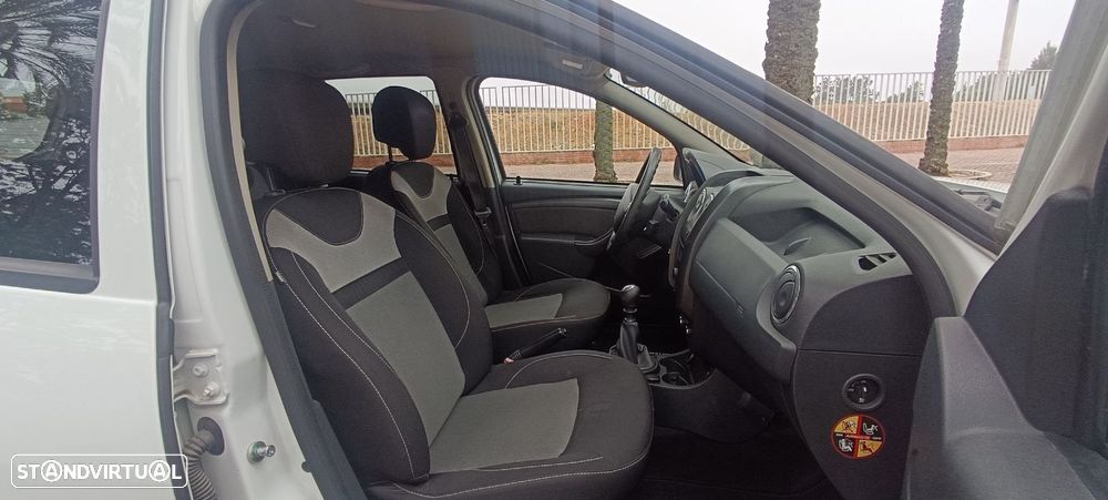 Dacia Duster 1.5 dCi Prestige 4WD - 26