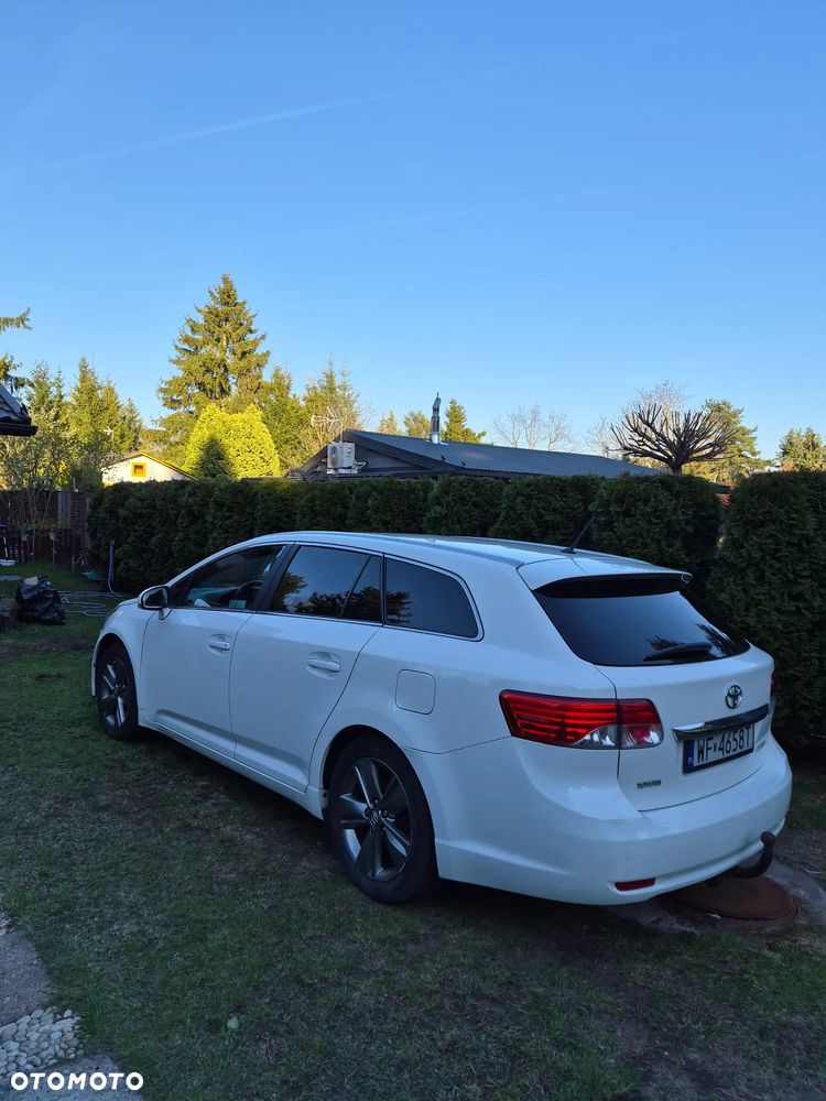 Toyota Avensis 2.0 D-4D Premium - 14