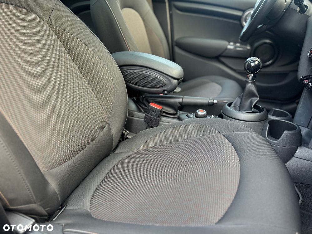 MINI Cooper Classic Trim - 19