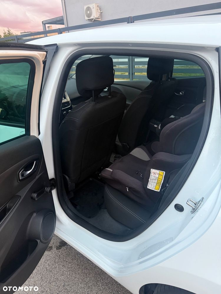 Renault Clio 1.2 16V Limited - 11