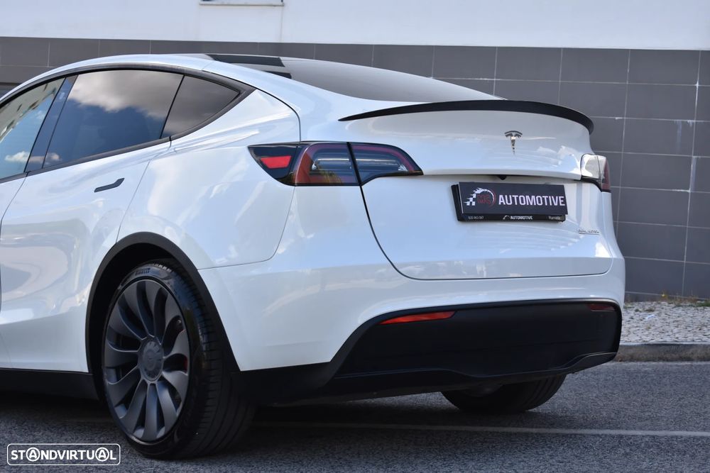 Tesla Model Y Performance Dual Motor AWD - 7