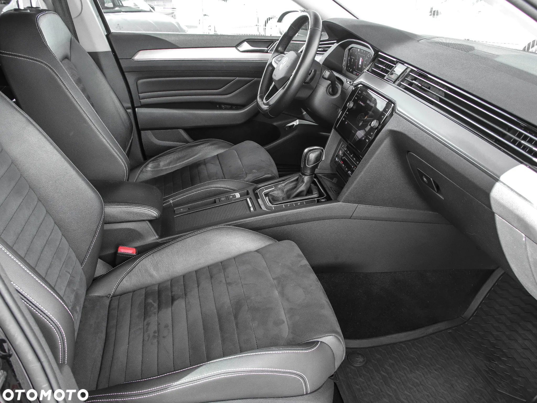 Volkswagen Passat 2.0 TDI Elegance DSG - 12