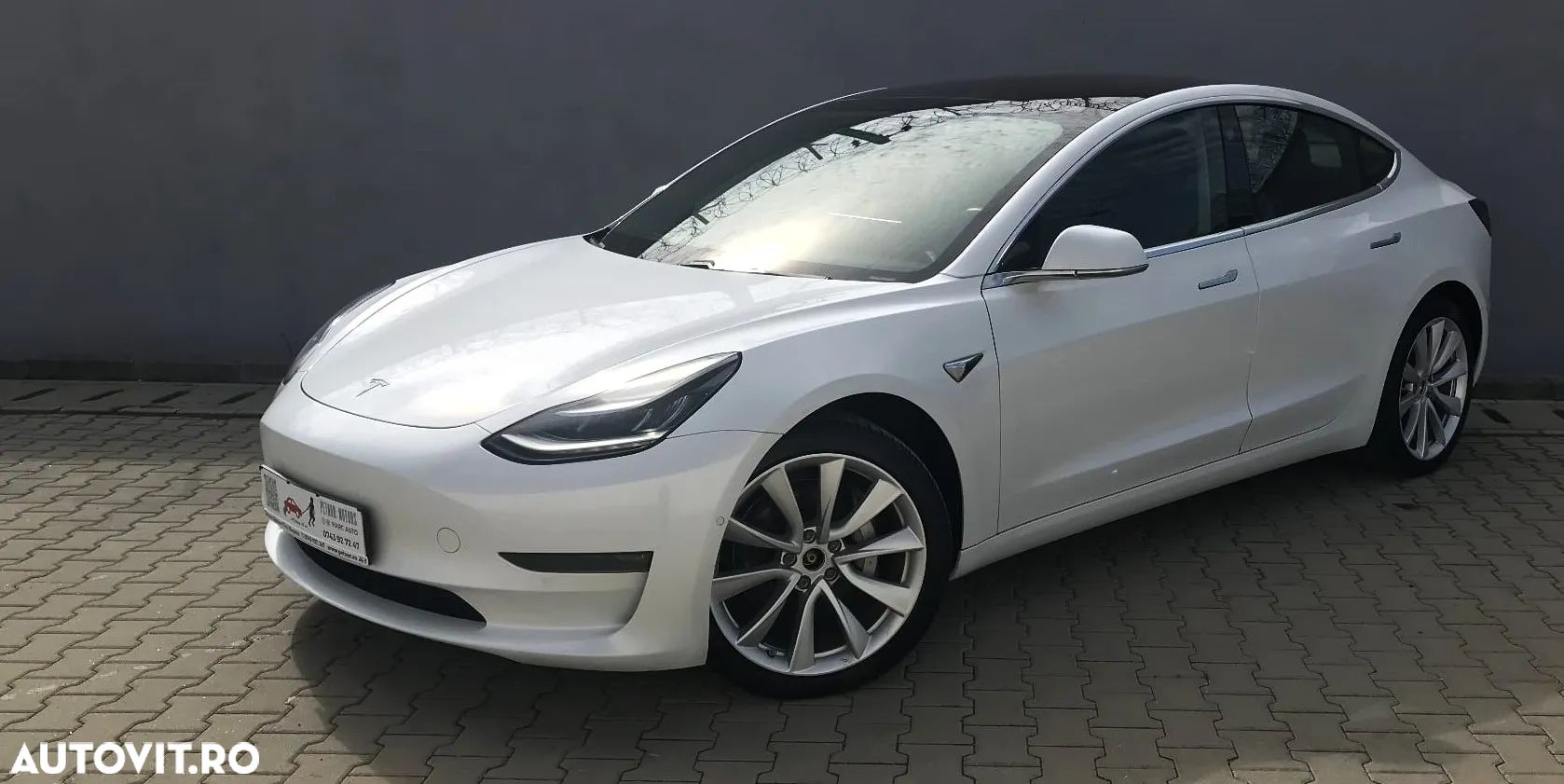 Tesla Model 3 AWD Dual Motor - 1