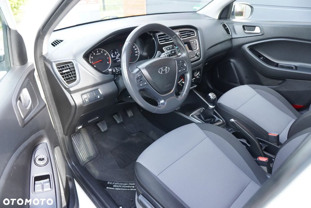 Hyundai i20 blue 1.2 Classic - 7