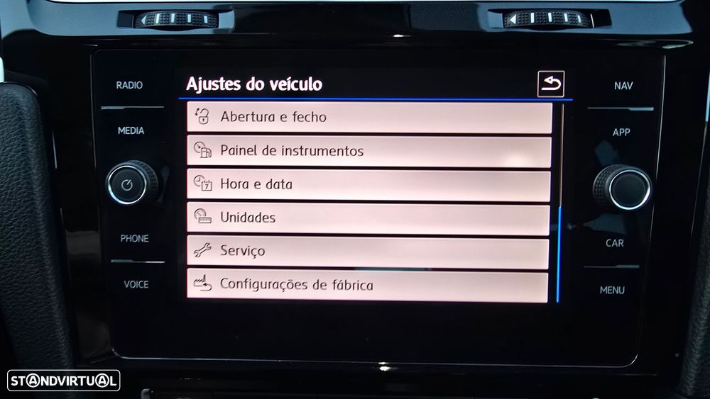 VW Golf Variant 1.6 TDi SCR IQ.DRIVE - 29