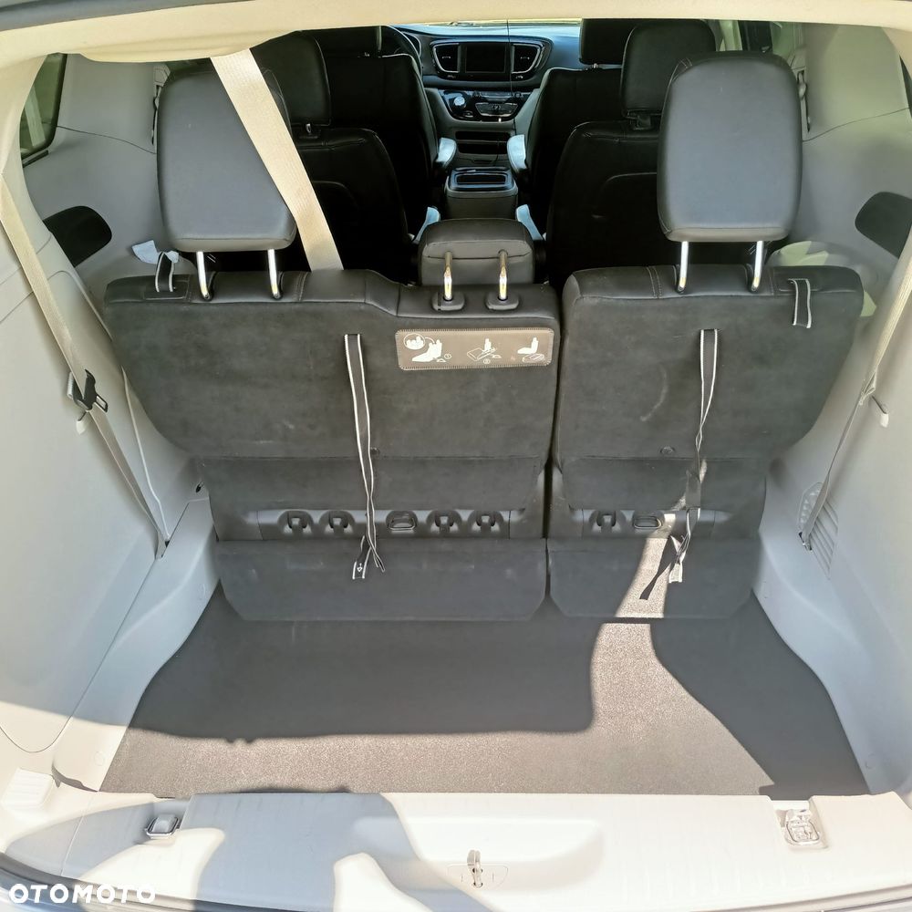 Chrysler Pacifica - 10