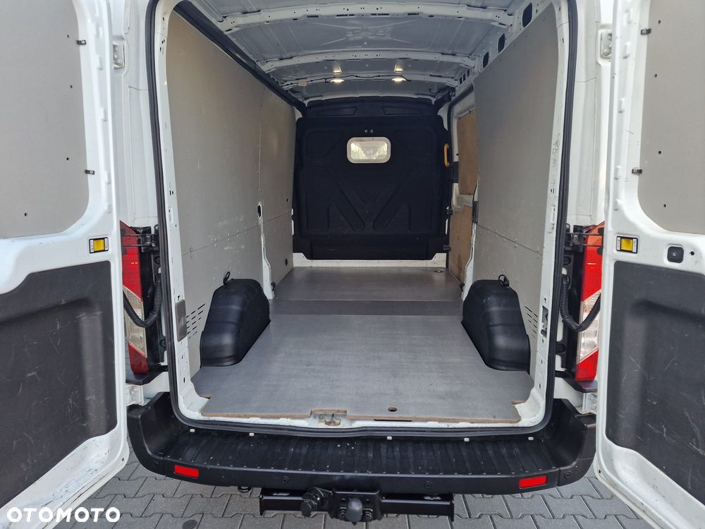 Ford Transit - 12