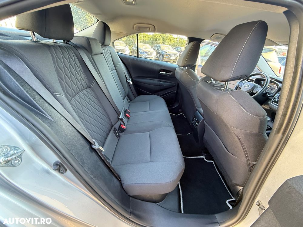 Toyota Corolla 1.8 HSD Dynamic - 8