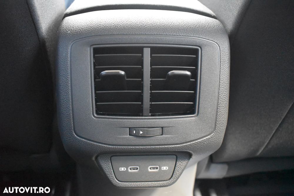 Volkswagen T-ROC 1.5 TSI DSG Advanced - 26