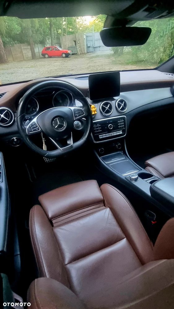 Mercedes-Benz CLA - 21
