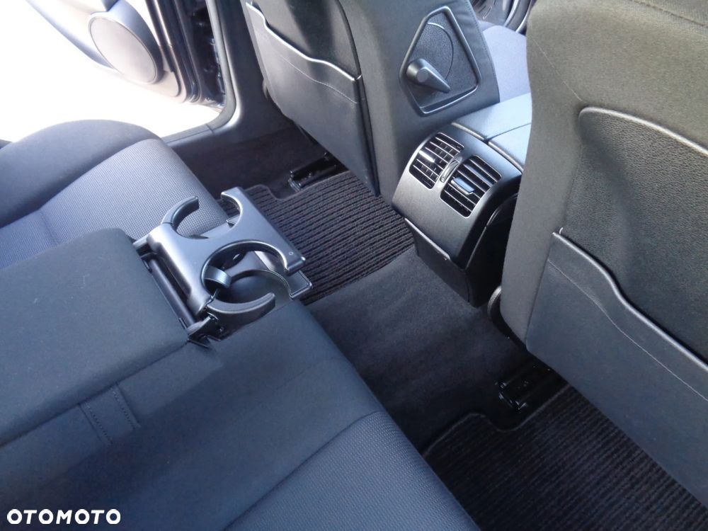 Mercedes-Benz Klasa C 180 Kompressor Automatik BlueEFFICIENCY Avantgarde - 19